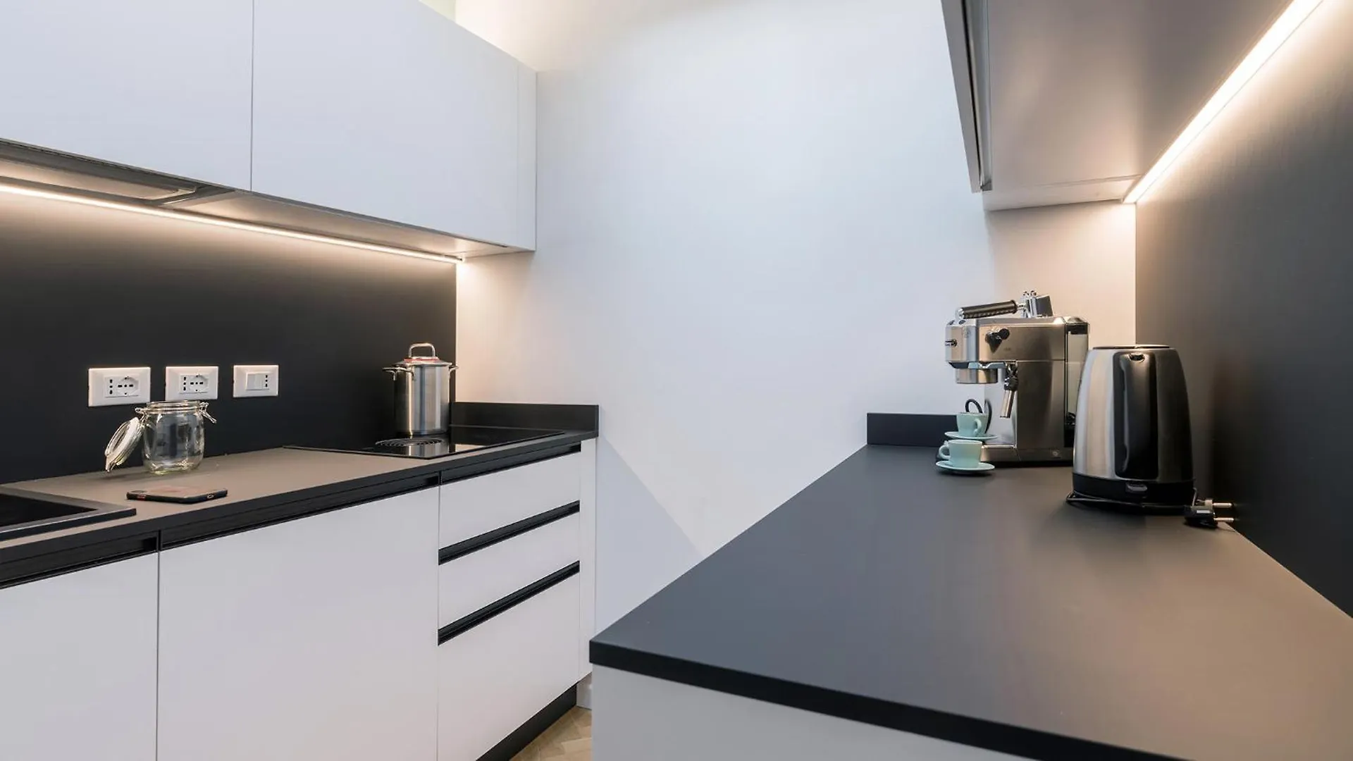 Apartamento Chiaroscuro Brescia 0*,